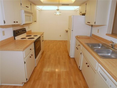 Kitchen & Dinette