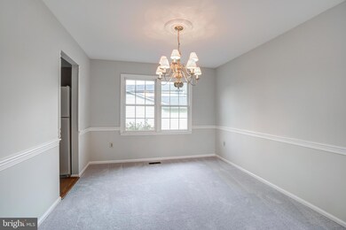 9831 Wolcott Dr, Burke, VA 22015 - photo 7