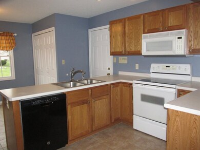 831 E Remington Square, La Porte, IN 46350 - photo 6