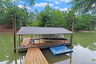 PRIVATE DOCK WITH LIFT