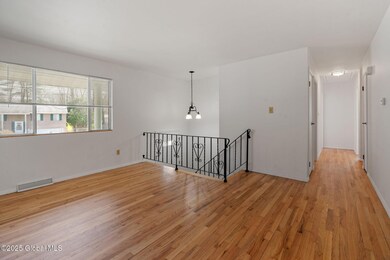 6-web-or-mls-58-curt-blvd