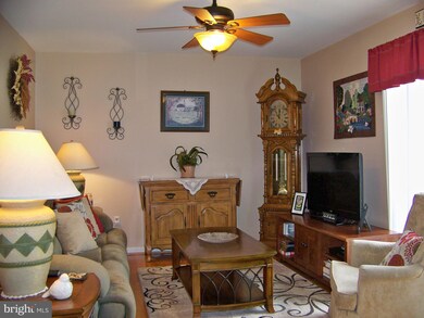 89 S Gala unit 449, Littlestown, PA 17340 - photo 4