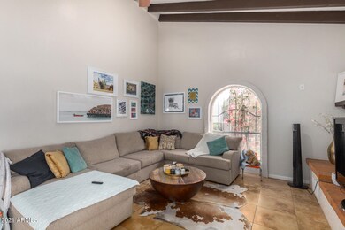 Family room 4
