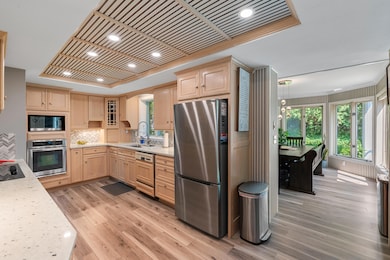 414 N Hillcrest Ct-23