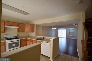 7438 Catterick Ct, Windsor Mill, MD 21244 - photo 4