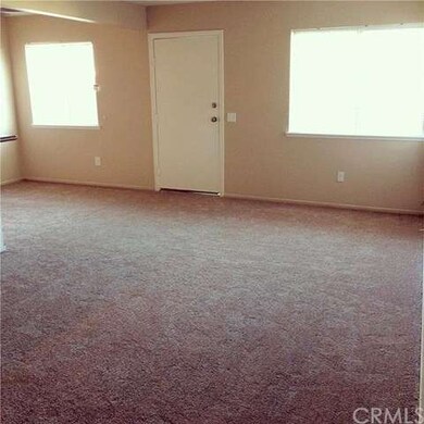 Living Room w/new paint & carpet