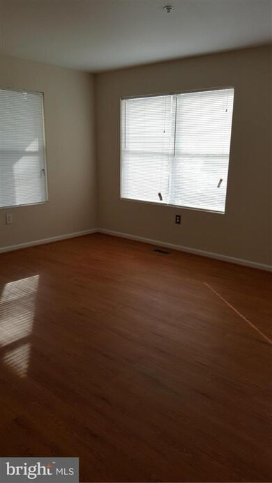 6006 Pemberton Ln, Hyattsville, MD 20785 - photo 3