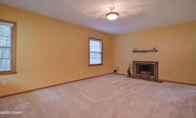 1518 Walnut St, Grand Forks, ND 58201 - photo 4