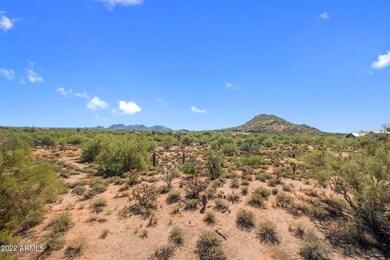 Close to Scottsdale amenities!