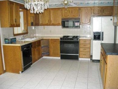 38 Crescent Ave, Saugus, MA 01906 - photo 7