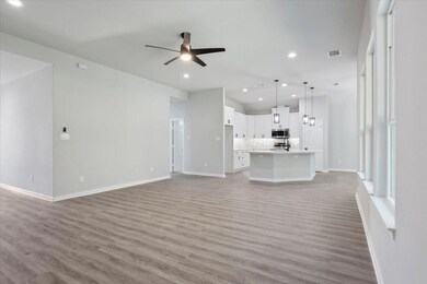 1109 Oxford Dr, Gainesville, TX 76240 - photo 6