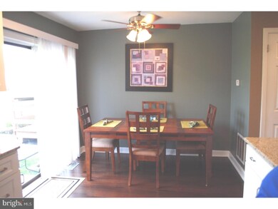 408 Carpenter Cir, Brookhaven, PA 19015 - photo 7