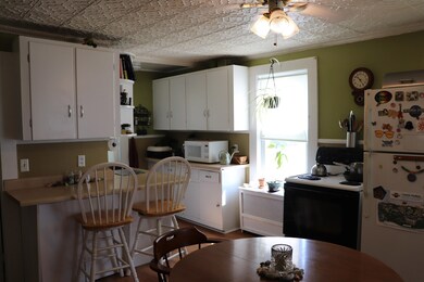 84 1/2 Lock St, Nashua, NH 03064 - photo 2