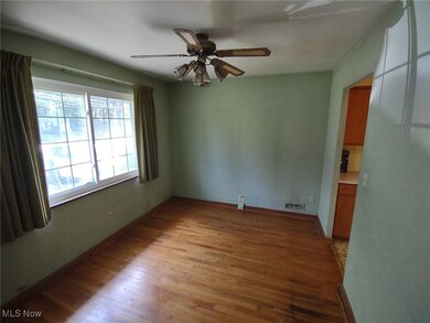 7736 Mapleway Dr, Olmsted Falls, OH 44138 - photo 4