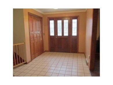 Entry/Foyer.
