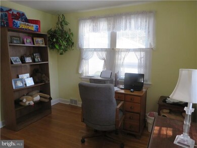 329 S Lippincott Ave, Maple Shade, NJ 08052 - photo 6