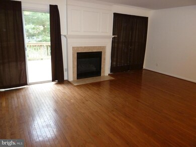 1209 Cypress Tree Place, Herndon, VA 20170 - photo 7
