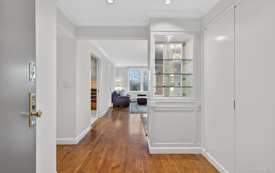 Wellesley Gardens unit 5N, Douglaston, NY 11363 - photo 6