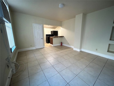 727 Dartmoor St N unit 301, Saint Petersburg, FL 33701 - photo 4