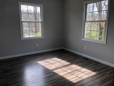 1710 E Millard St, Johnson City, TN 37601 - photo 7