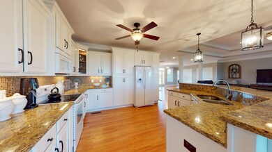 207 Henderson Rd, Shelbyville, TN 37160 - photo 6