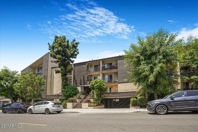 365 Burchett St unit 118, Glendale, CA 91203 - photo 2