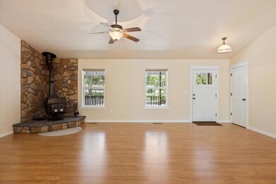 5876 Donaldson Rd, Grants Pass, OR 97526 - photo 7