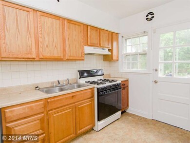 1417 Stonewood Rd, Baltimore, MD 21239 - photo 6