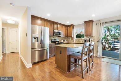 422 Holly Dr, Annapolis, MD 21403 - photo 2