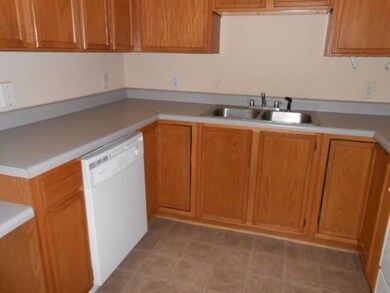 216 Marlene Dr, Jacksonville, NC 28546 - photo 4