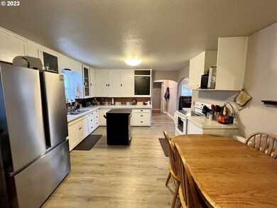 111 SE Elm St, John Day, OR 97845 - photo 7