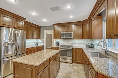 14 Rutherford Ct Jackson NJ-large-042-43