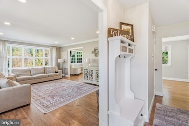 1229 Wine Spring Ln, Towson, MD 21204 - photo 5