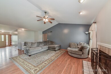 1412 Oakland Cir, North Aurora, IL 60542 - photo 6