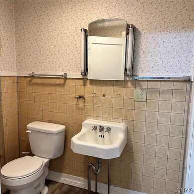 1/2 bath