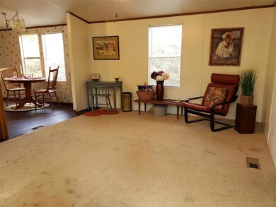 554 Blue Jay Ct, Granbury, TX 76049 - photo 5