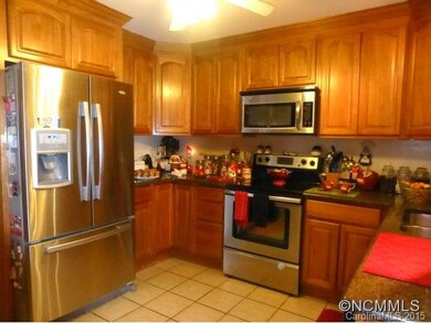 New kitchen cabinets too