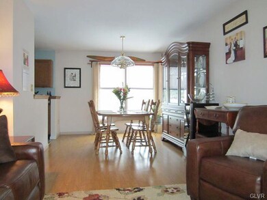 5411 Devonshire Ct, Laurys Station, PA 18059 - photo 3