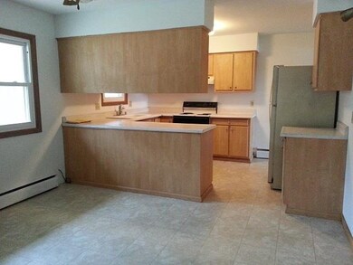 2215 S Fish Hatchery Rd, Fitchburg, WI 53575 - photo 4