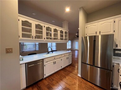 217 Karen Dr, Alamo, TX 78516 - photo 7