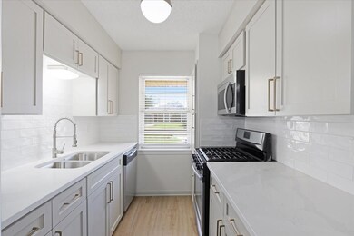 1004 Dyche Ln, Alvin, TX 77511 - photo 7