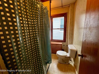 1121 S Main St, Taylor, PA 18517 - photo 5