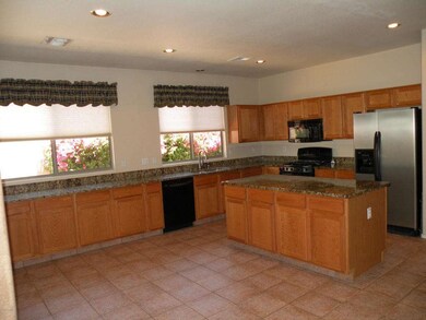 Light Bright Kitchen W/Island