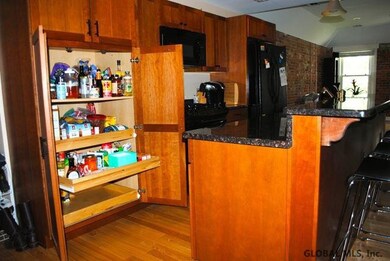 370 Broadway unit 5, Albany, NY 12207 - photo 4