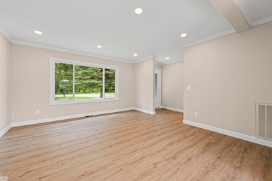 39839 Utica Rd, Sterling Heights, MI 48313 - photo 7