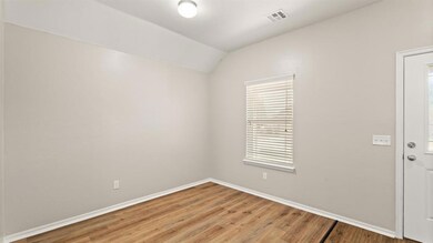 621 Christian Ln, Yukon, OK 73099 - photo 5