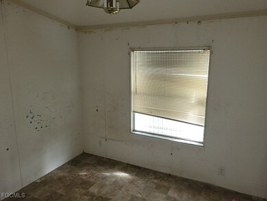 12040 Live Oak Dr, Fort Myers, FL 33908 - photo 4