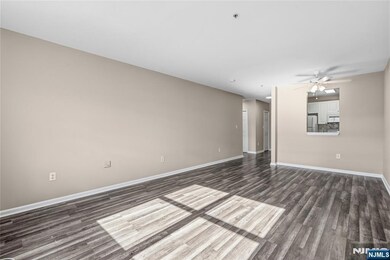 905 River Rd unit 304, Edgewater, NJ 07020 - photo 5