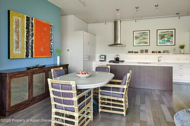 Dining/kitchen area