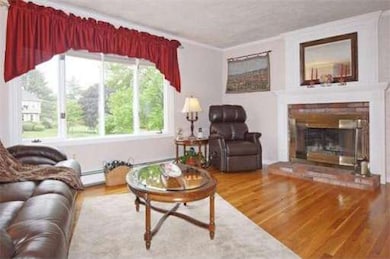 10 Mashpee Cir, Northborough, MA 01532 - photo 4